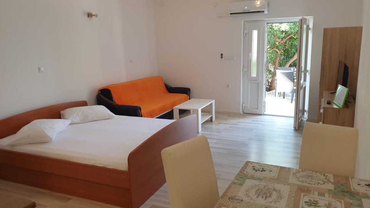 Apartments Milka Pag Паг Стая снимка